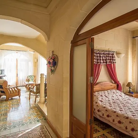 Διαμέρισμα 4 Bedroom Farmhouse With Private Pool In Island Of Gozo *