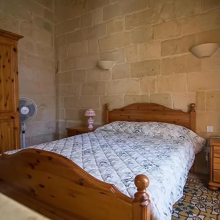 4 Bedroom Farmhouse With Private Pool In Island Of Gozo *