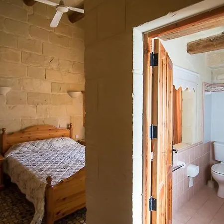 4 Bedroom Farmhouse With Private Pool In Island Of Gozo *