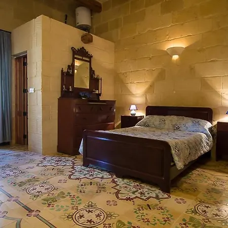 4 Bedroom Farmhouse With Private Pool In Island Of Gozo Zebbug (Gozo)