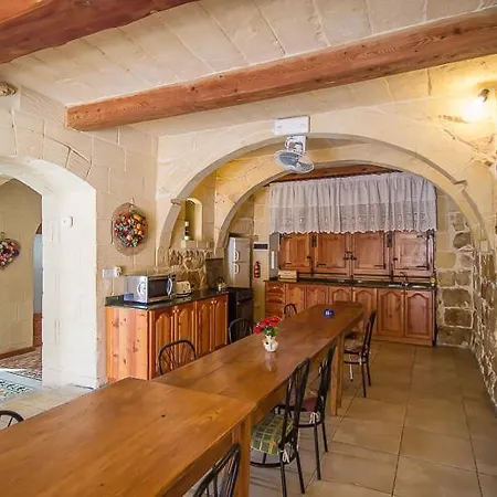 4 Bedroom Farmhouse With Private Pool In Island Of Gozo Zebbug (Gozo)