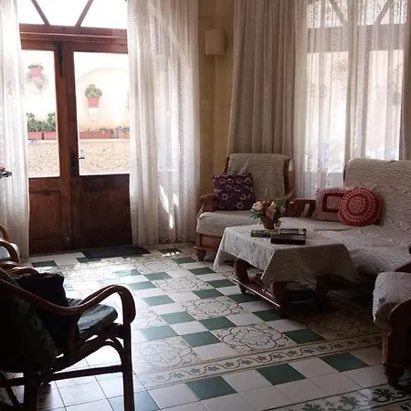 Διαμέρισμα 4 Bedroom Farmhouse With Private Pool In Island Of Gozo