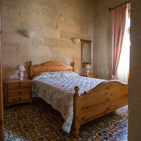 Διαμέρισμα 4 Bedroom Farmhouse With Private Pool In Island Of Gozo Zebbug (Gozo)