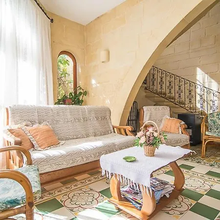 4 Bedroom Farmhouse With Private Pool In Island Of Gozo *