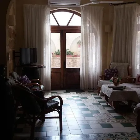 4 Bedroom Farmhouse With Private Pool In Island Of Gozo *