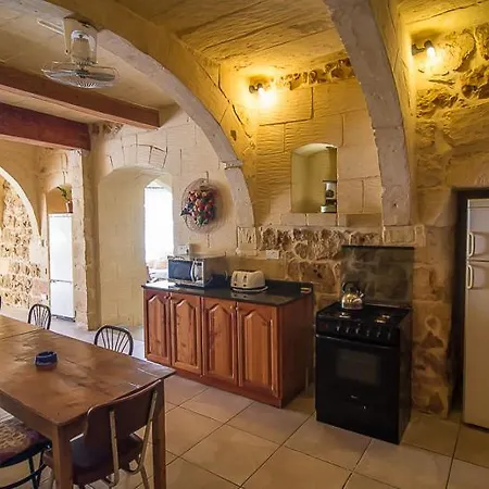 4 Bedroom Farmhouse With Private Pool In Island Of Gozo Zebbug (Gozo)