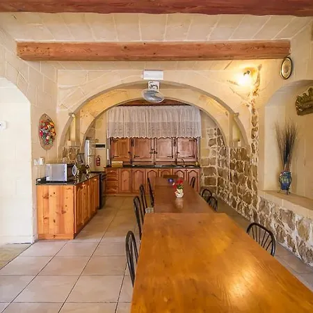 4 Bedroom Farmhouse With Private Pool In Island Of Gozo 公寓 *